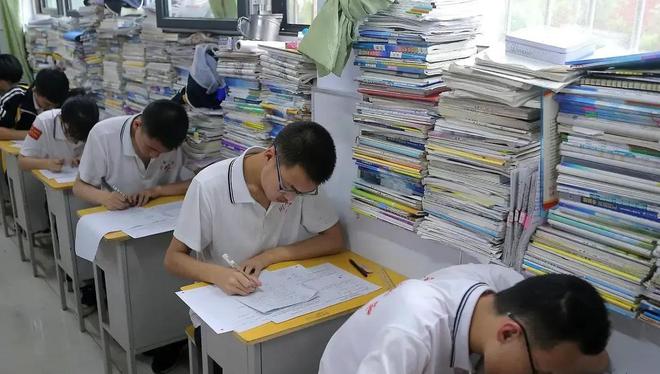 中國應試教育被吐槽(cáo)多年(nián)如今成果展(zhǎn)現美專家直呼是(shì)秘密武器!(圖(tú)5)