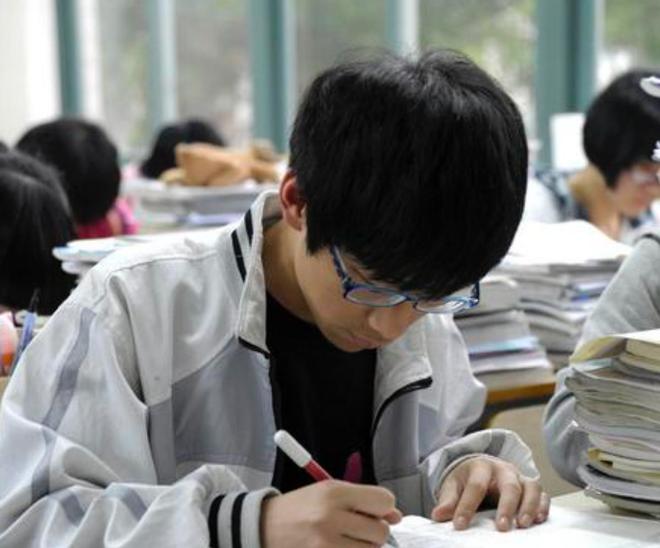 中(zhōng)國應試(shì)教育被吐槽多年如今成果展現美專家直呼是(shì)秘(mì)密武器!(圖2)