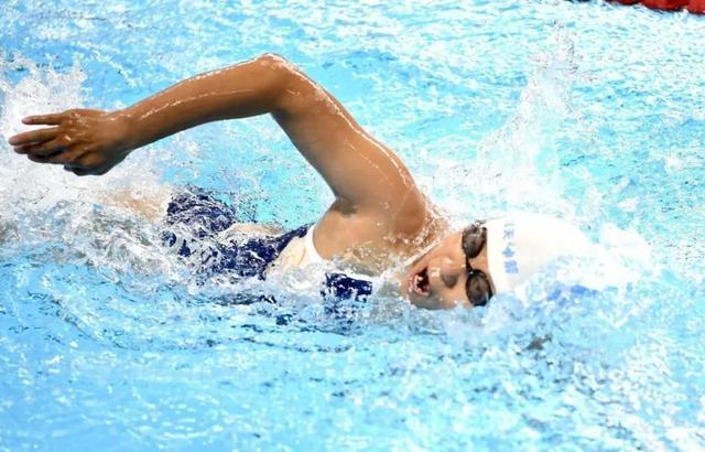 “三(sān)月女神季” 的(de)寵愛!田林(lín)體育俱(jù)樂部為“她”免費上遊泳課(kè)!(圖(tú)2)